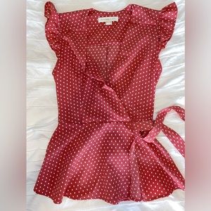 Sleeveless ruffle blouse